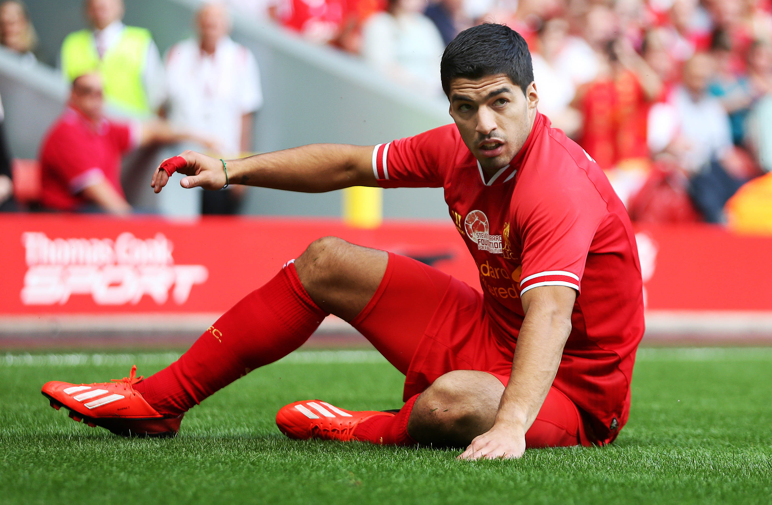Liverpool som inte alls har mycket att stå i efter Luis Suárez krav att lämna klubben. 
